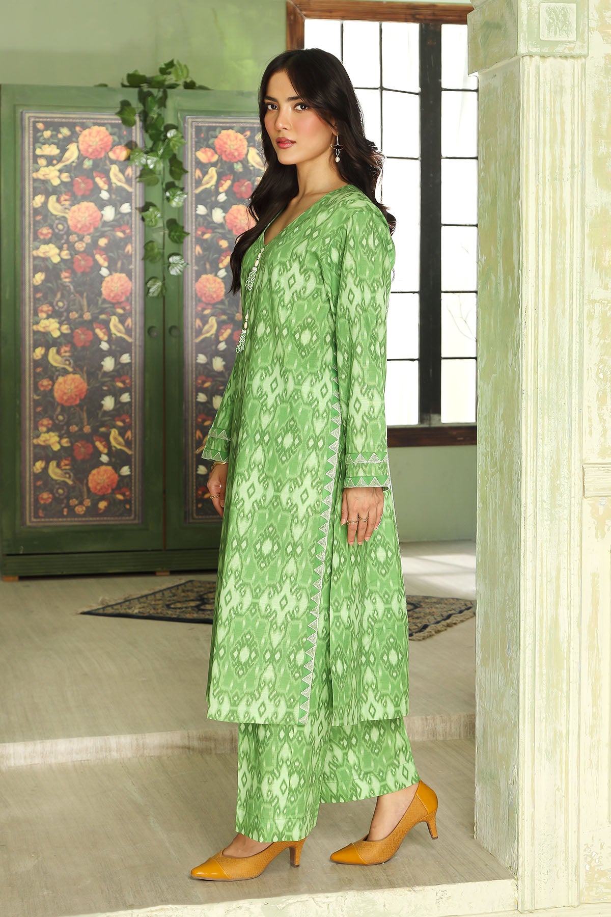 2 Piece Printed Slub Khaddar Unstitched Suit  (DU0404)