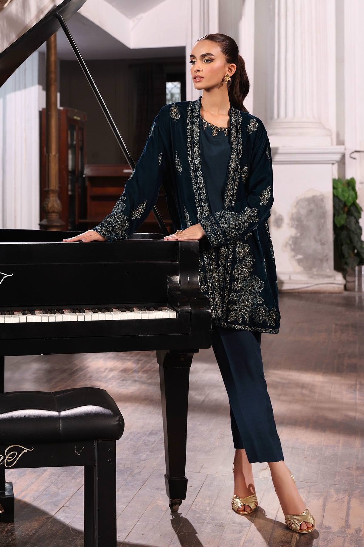 3 Piece Velvet Embroidered Suit (AV0023)