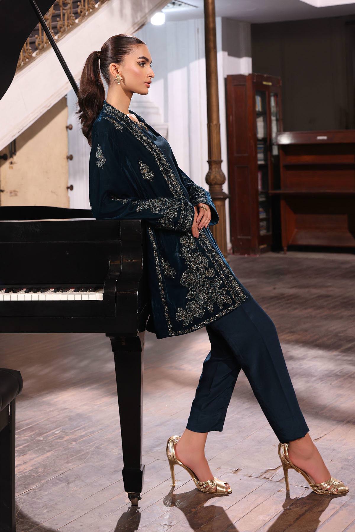 3 Piece Velvet Embroidered Suit (AV0023)