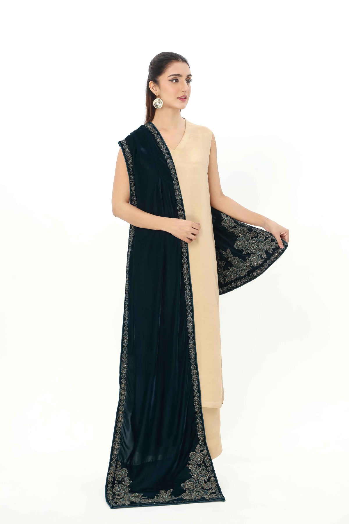 1 Piece Velvet Embroidered Stole (AV0016)