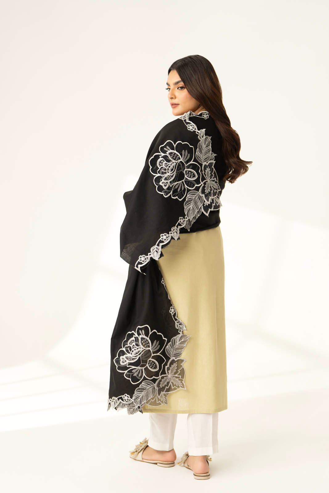 1 Piece Lawn Embroidered Shawl (BS0053)