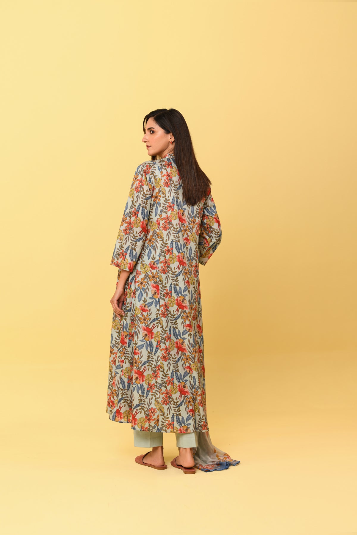 3 Piece Unstitched Printed Lawn Suit (UC0017)