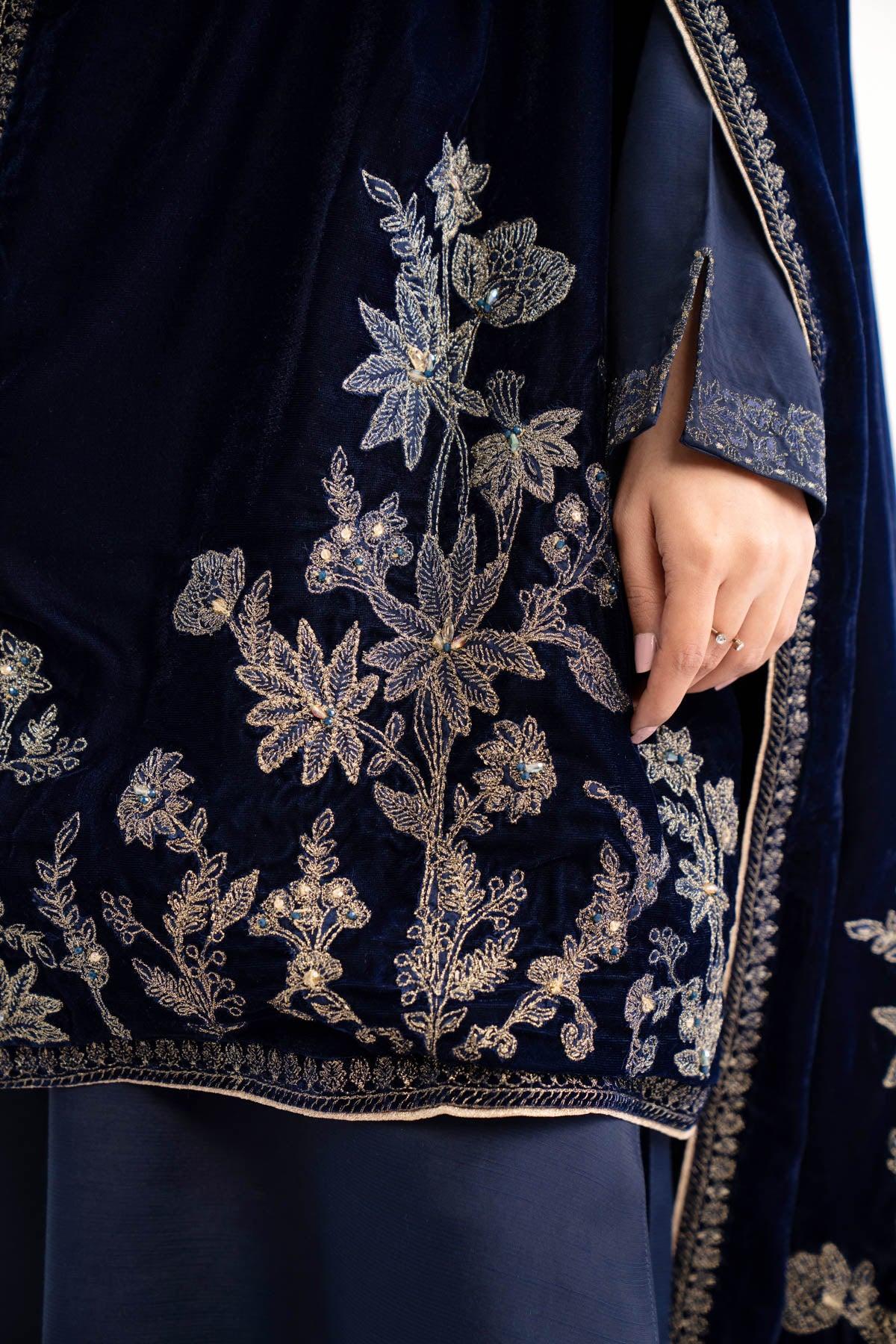 1 Piece Blue Embroidered Stole (AV0037)