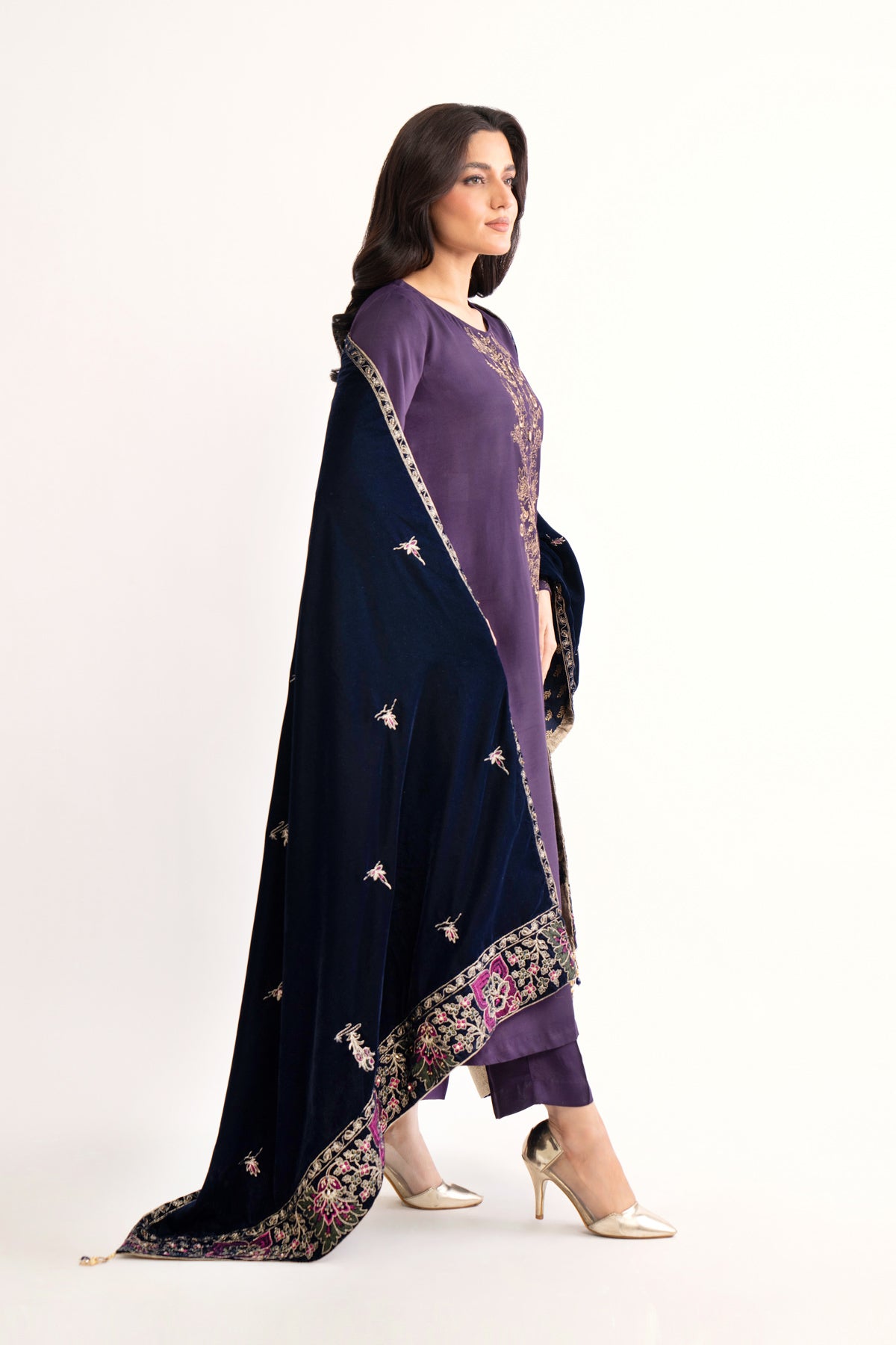 1 Piece Blue Embroidered Shawl (AV0036)