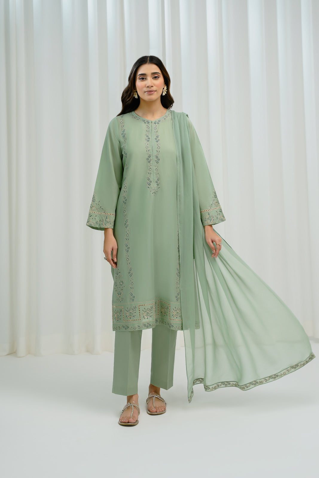 3 Piece Lawn Embroidered Suit (CS0026)