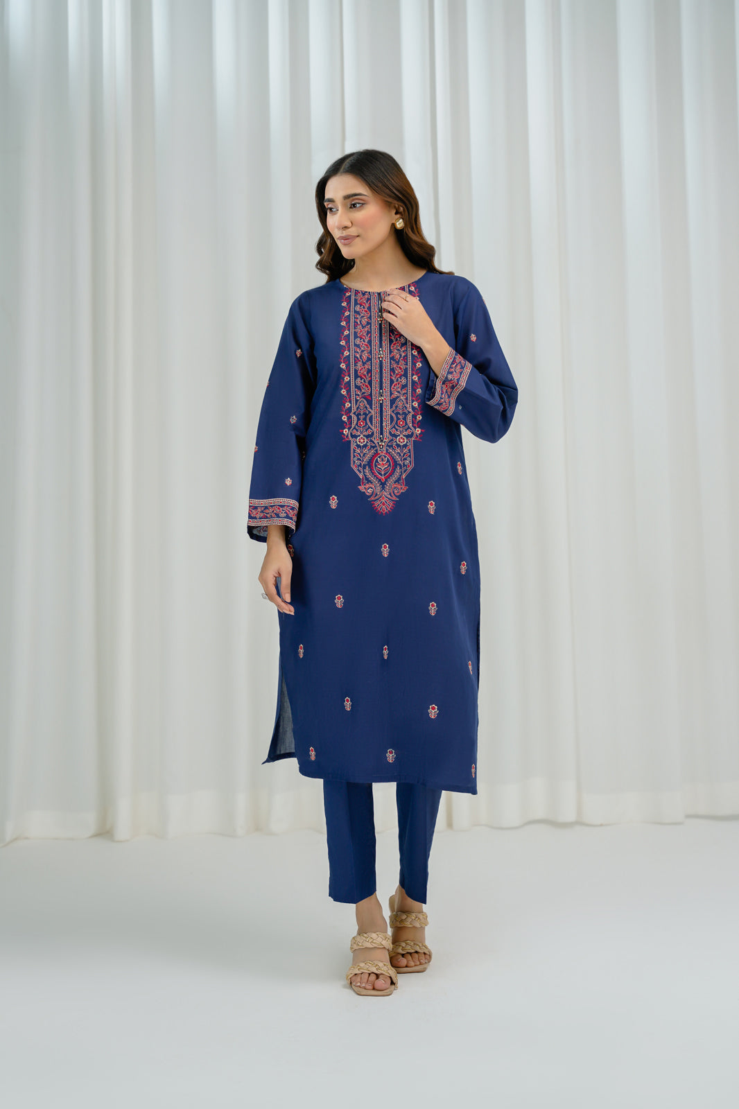 2 Piece Lawn Embroidered Suit (BA0153)