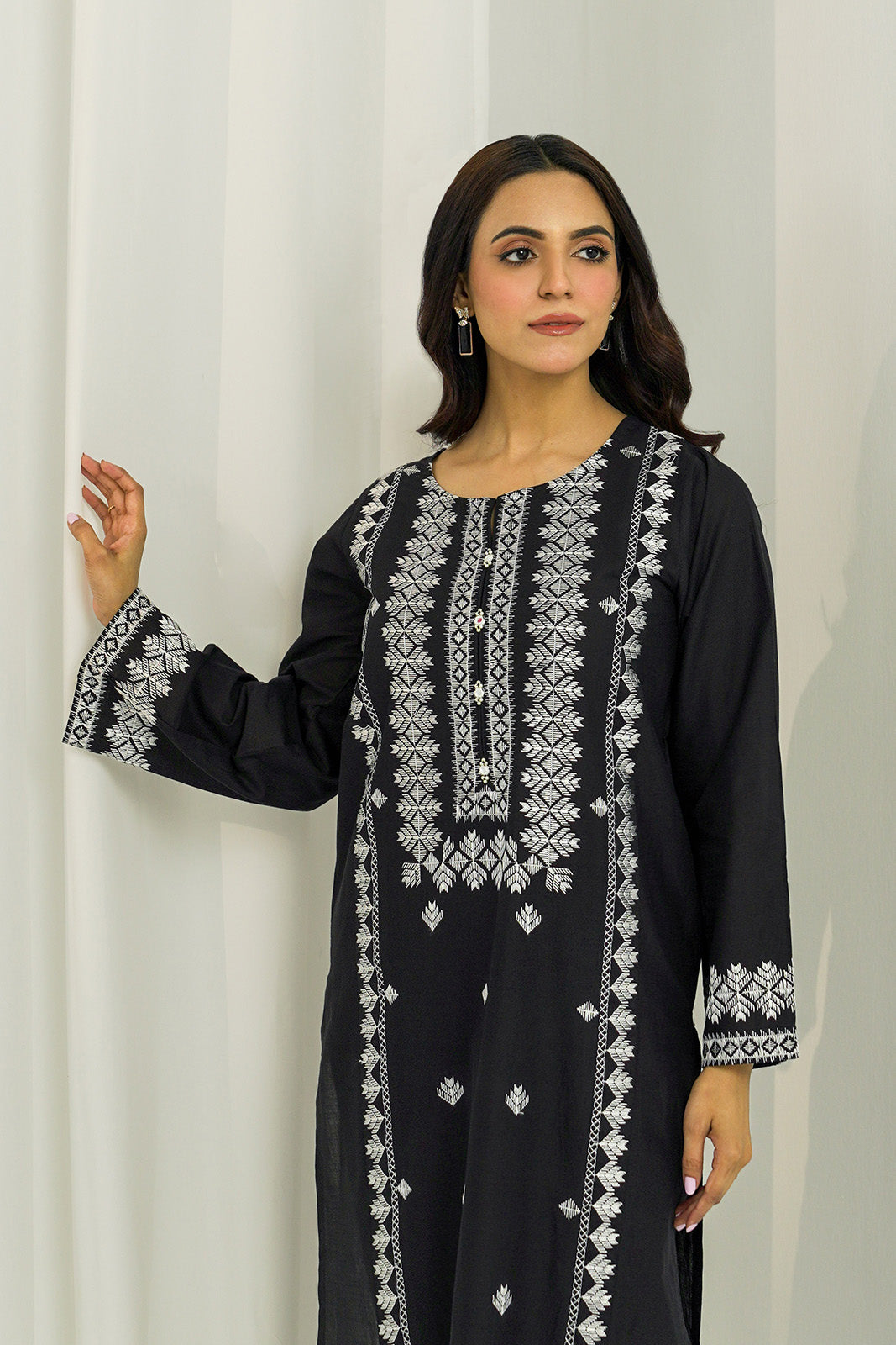 2 Piece Lawn Embroidered Suit (BA0152)