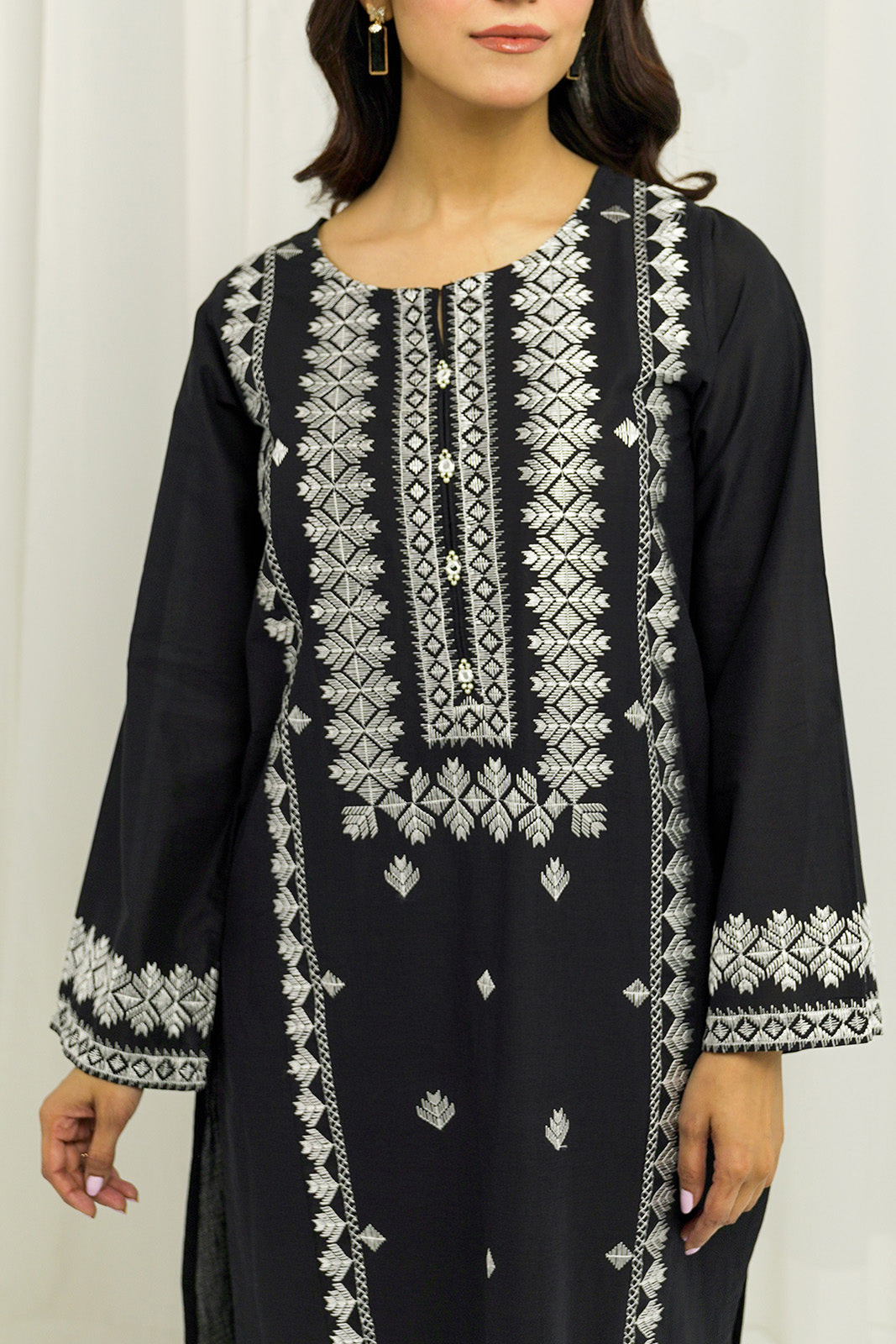 2 Piece Lawn Embroidered Suit (BA0152)