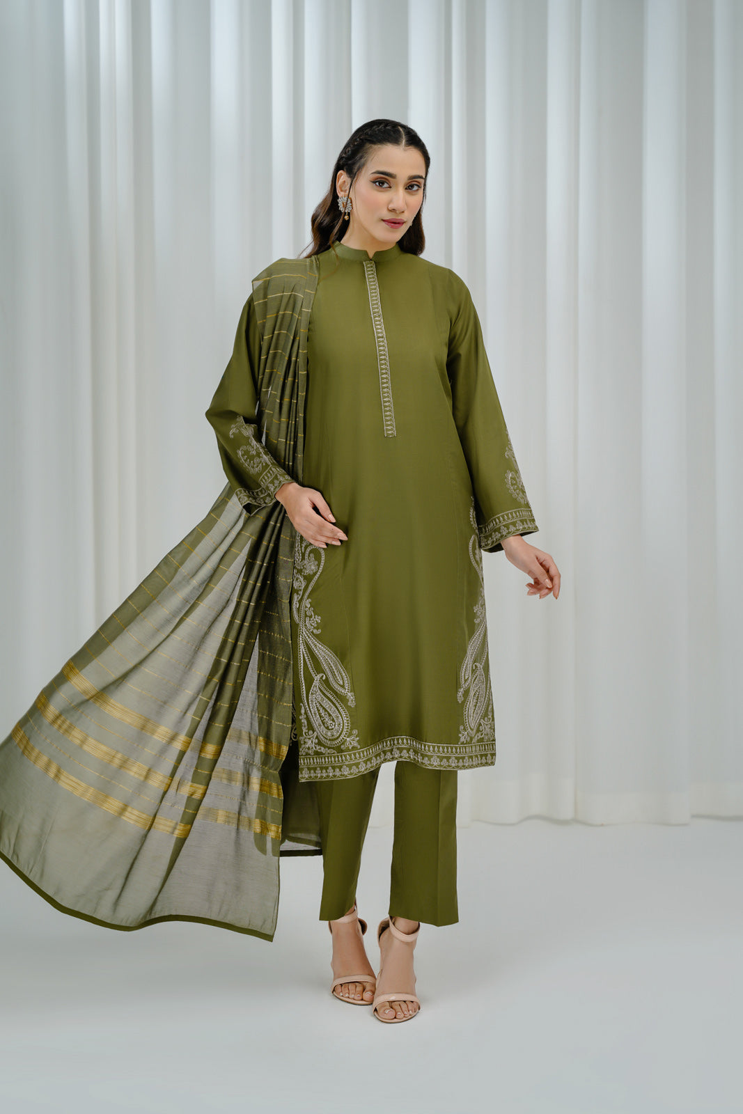 3 Piece Lawn Embroidered Suit (CS0004)