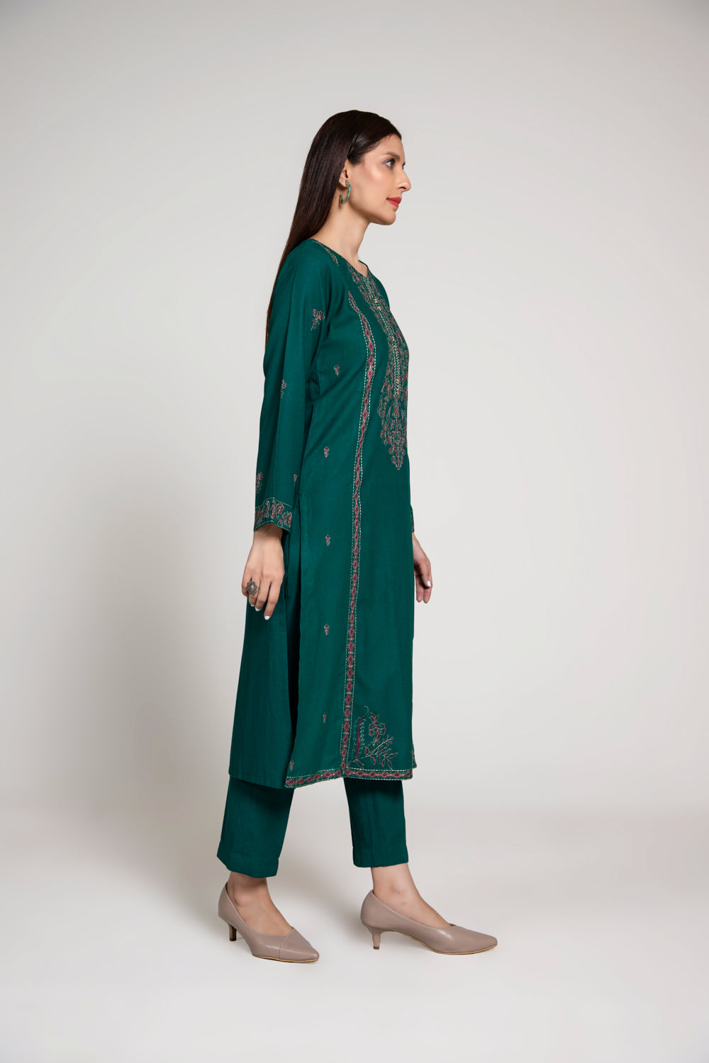 2 Piece Lawn Karandi Embroidered Suit (BA0027)