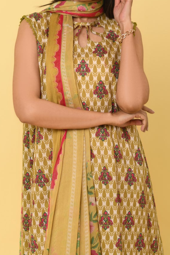 3 Piece Unstitched Printed Lawn Suit (UC0005)