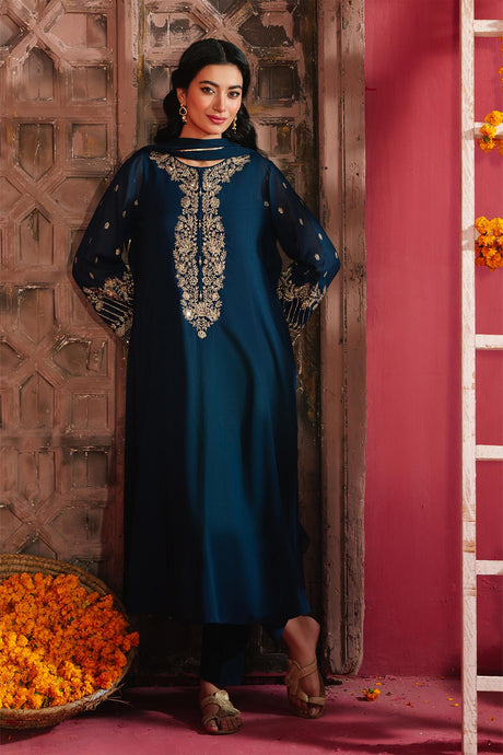 Buy Latest Women's Pakistani Salwar Suits Online | Ninecolours