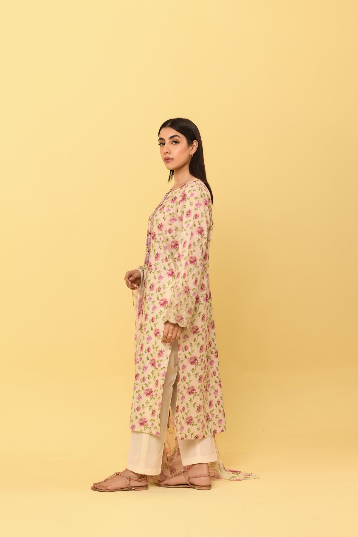 3 Piece Unstitched Printed Lawn Suit (UC0018)