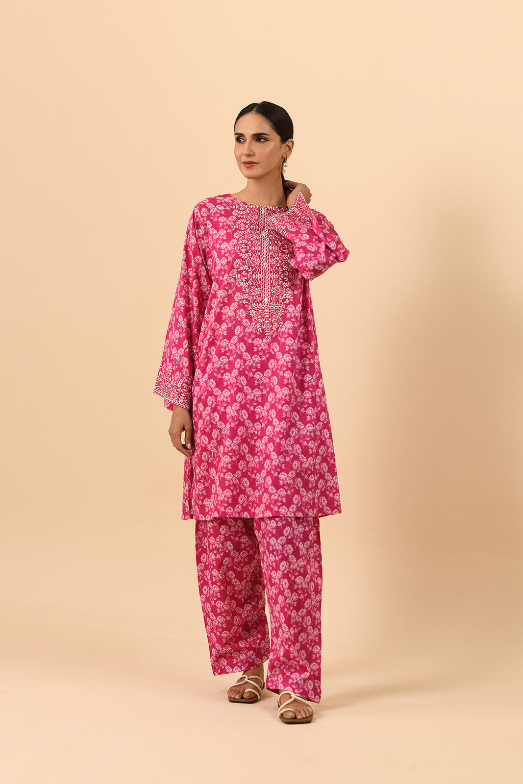 2 Piece Printed Lawn Embroidered Suit (UC0013)