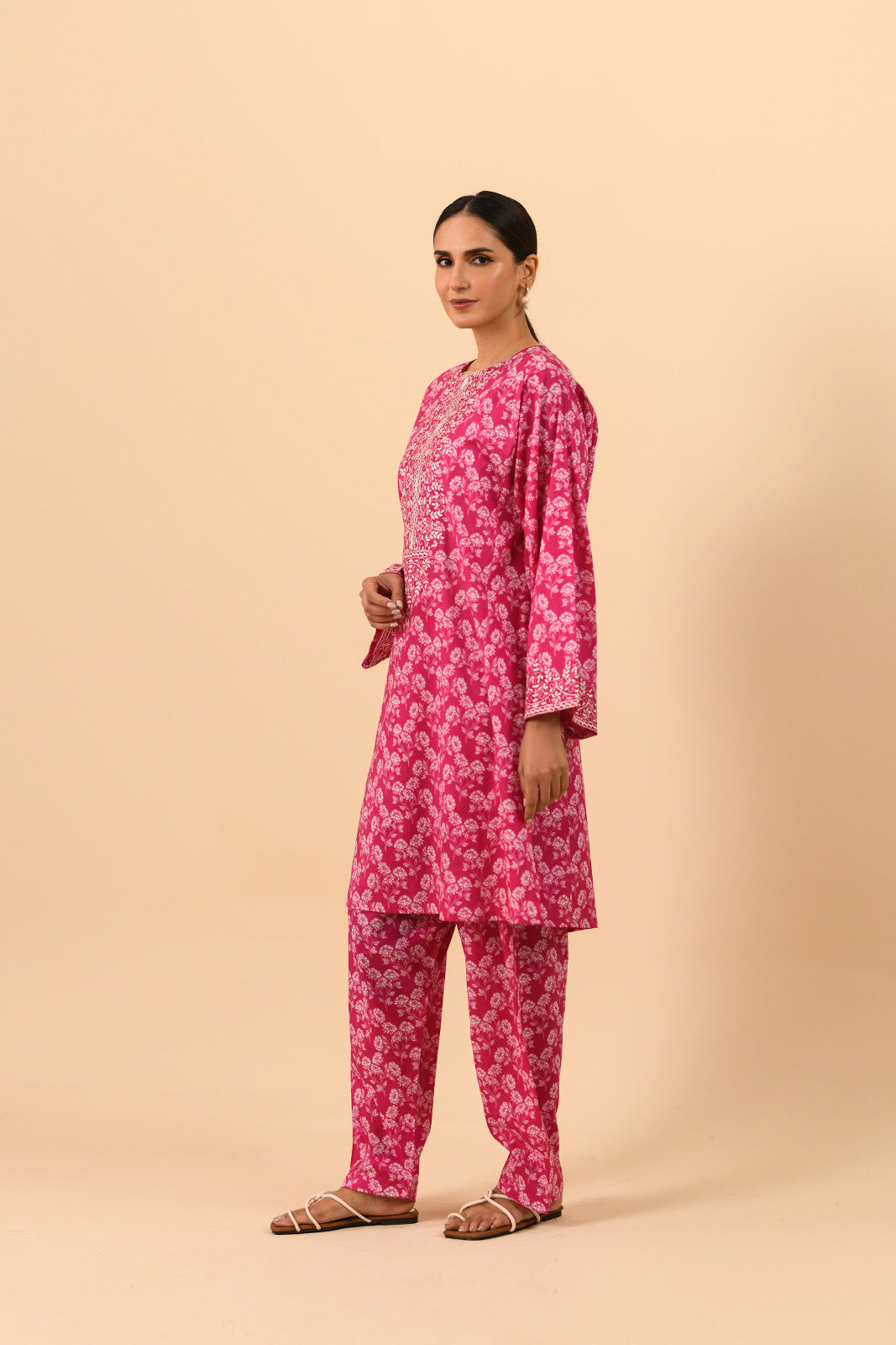 2 Piece Printed Lawn Embroidered Suit (UC0013)