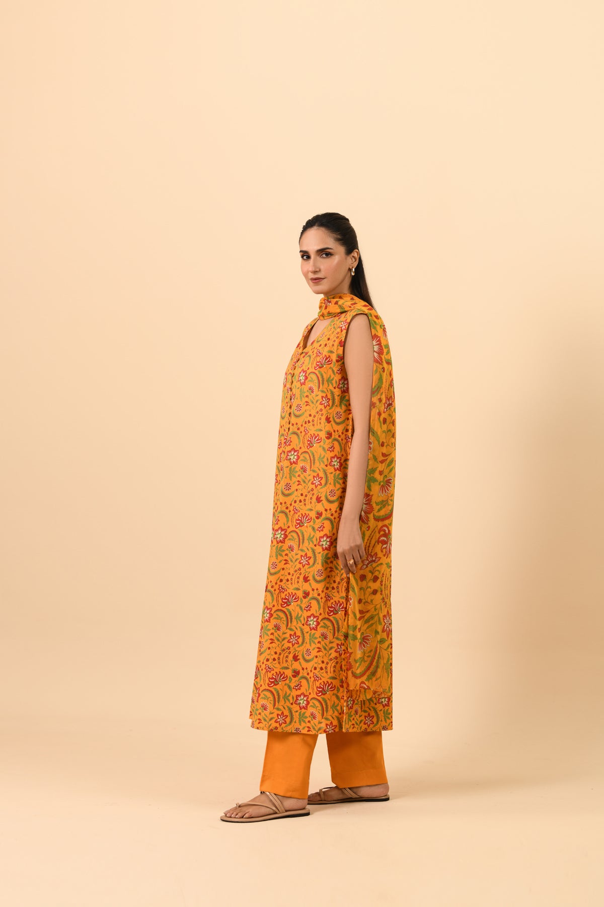 3 Piece Unstitched Printed Lawn Suit (UC0021)