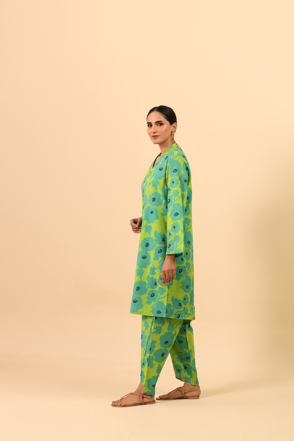 2 Piece Unstitched Printed Lawn Suit (UC0010)